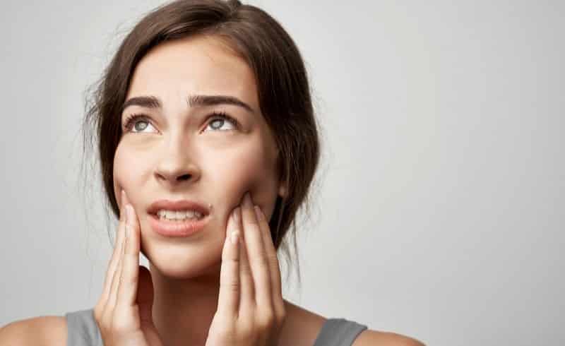 Periodontitis: Infeksi pada Gusi yang Bikin Bulu Kuduk Berdiri!