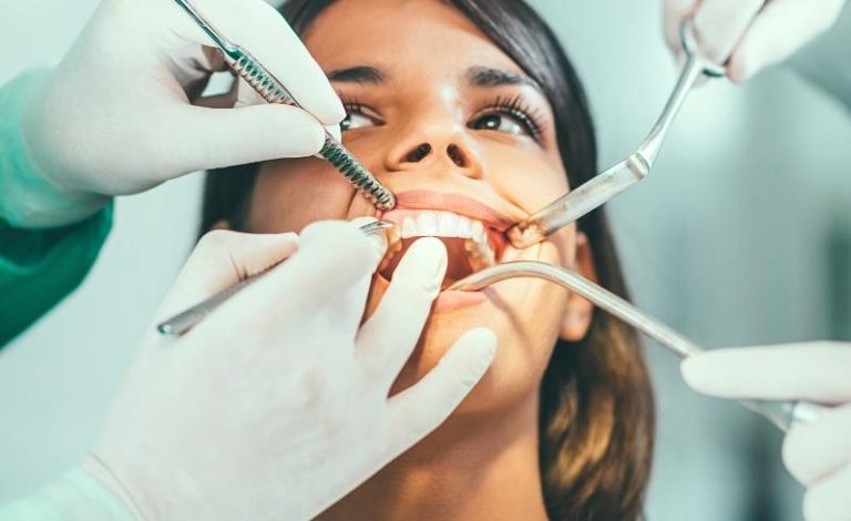 Praktek ilmu kedokteran gigi kosmetik atau cosmetic dentistry