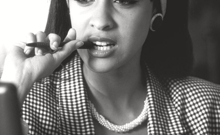 Seseorang yang memiliki kebiasaan menggigit pulpen