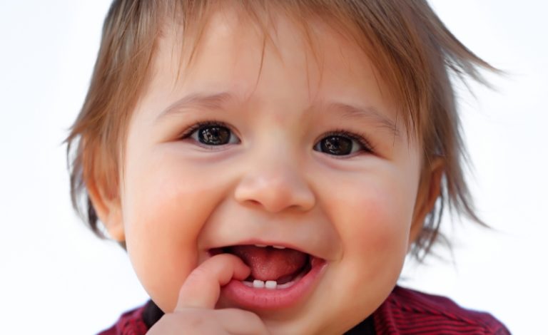 ciri-ciri bayi tumbuh gigi