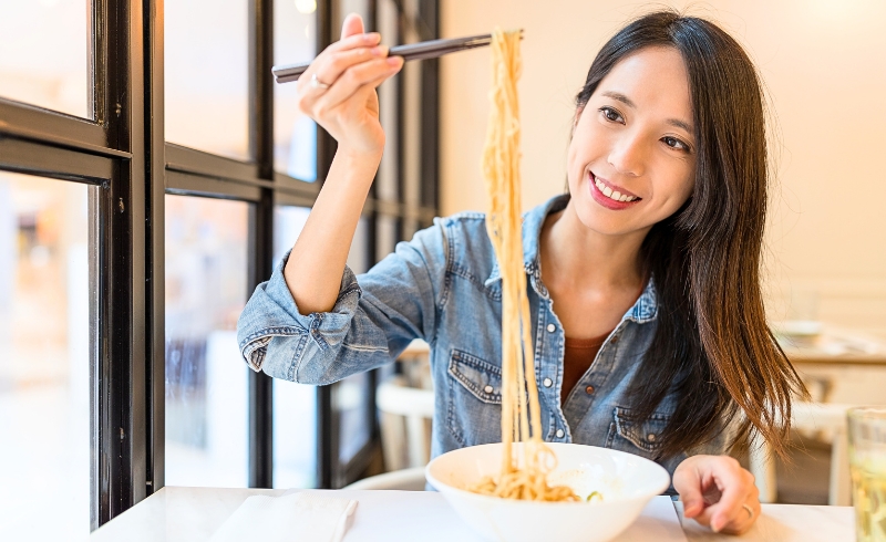 Makan Mie saat Sakit Gigi, Apakah Boleh? Cek Faktanya, Yuk!